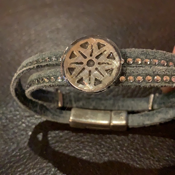 HEET Swarovski crystal wrap leather bracelet - Picture 2 of 7